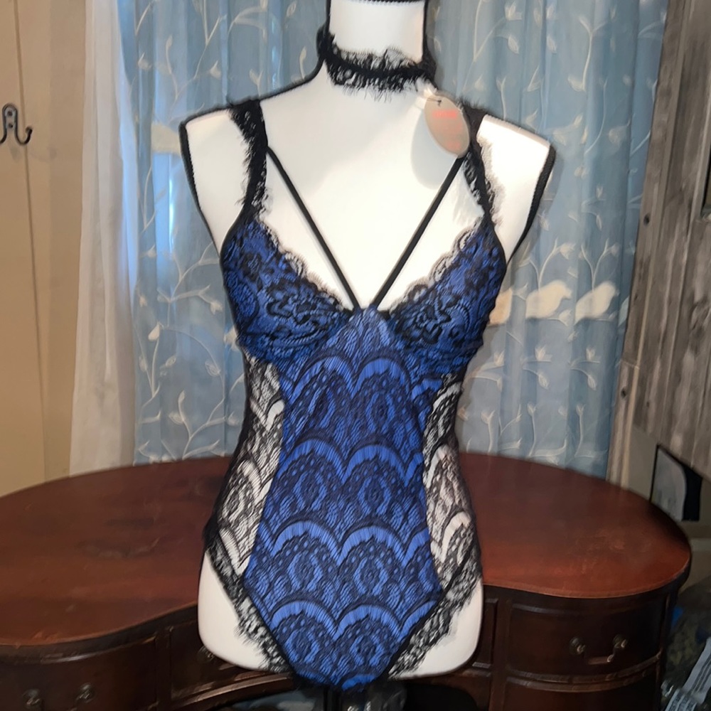 NWT Blue and Black Adome eyelash lace bodysuit with lace choker size M